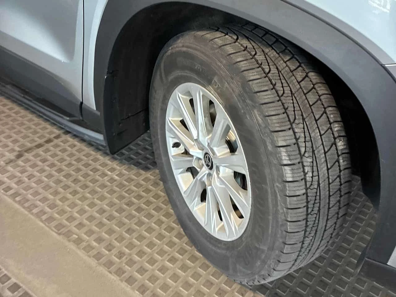 Toyota Grand Highlander * AWD * CARFAX * ПОДГРЕВИ * ПАНО * KEYLESS * , снимка 7 - Автомобили и джипове - 54618678