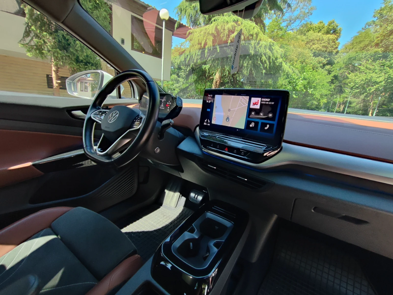 VW ID.5 PRO/MATRIX/PANO/HUD/360CAM/МАСАЖ/FULL/40хкм/SOH97%, снимка 12 - Автомобили и джипове - 54784223