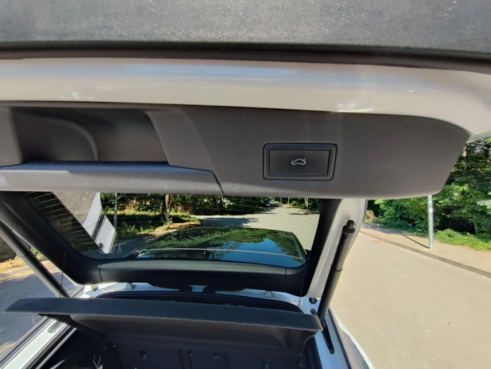 VW ID.5 PRO/MATRIX/PANO/HUD/360CAM/МАСАЖ/FULL/40хкм/SOH97%, снимка 16 - Автомобили и джипове - 54784223