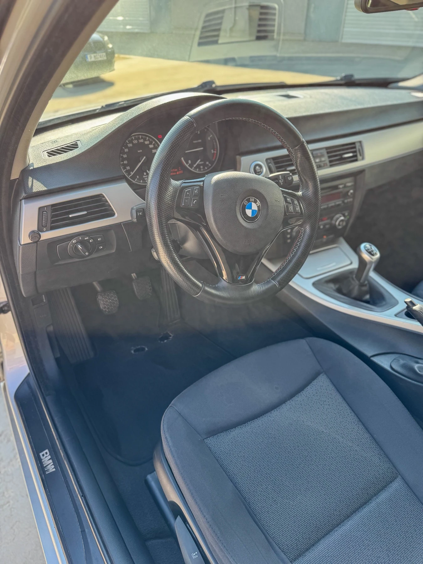 BMW 320, снимка 7 - Автомобили и джипове - 54873591