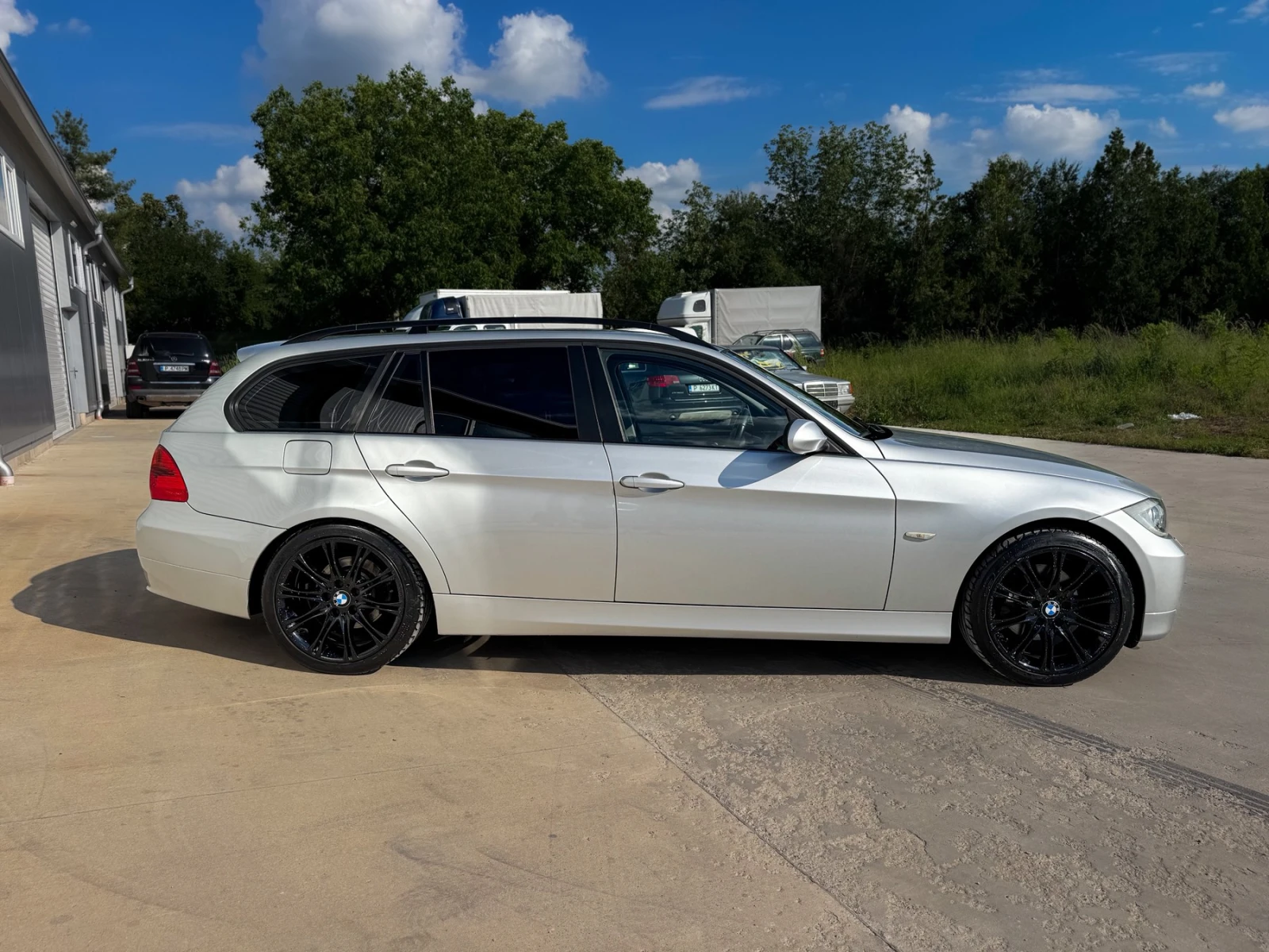 BMW 320, снимка 4 - Автомобили и джипове - 54873591