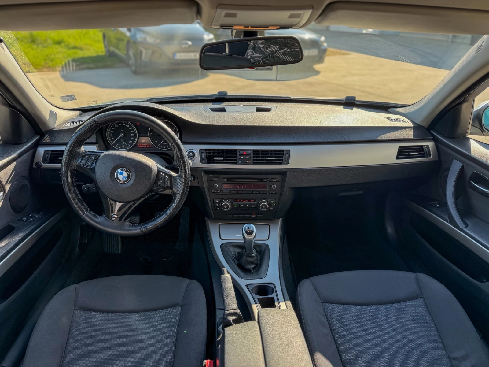 BMW 320, снимка 8 - Автомобили и джипове - 54873591