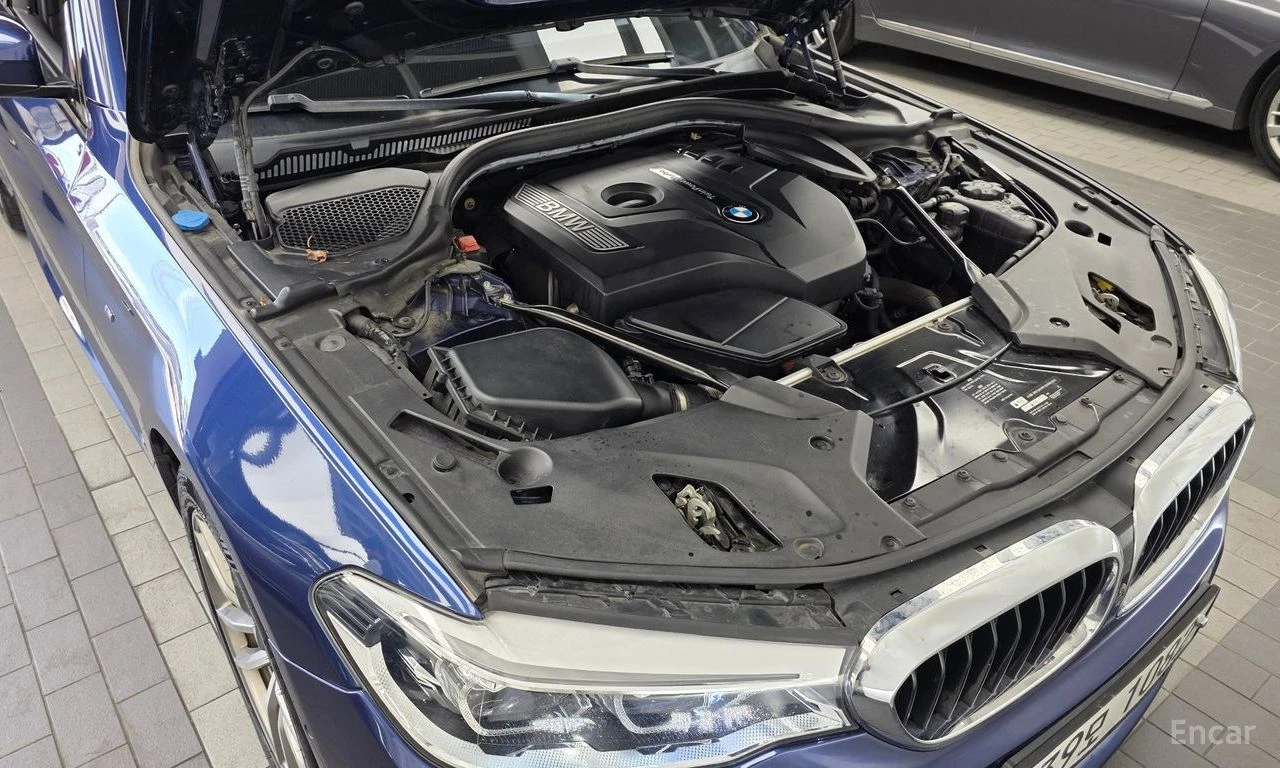 BMW 530 M* SPORT* ОБДУХВАНЕ* ДИСТРОНИК* ХЕДЪП* 360КАМЕРА* , снимка 17 - Автомобили и джипове - 55623290