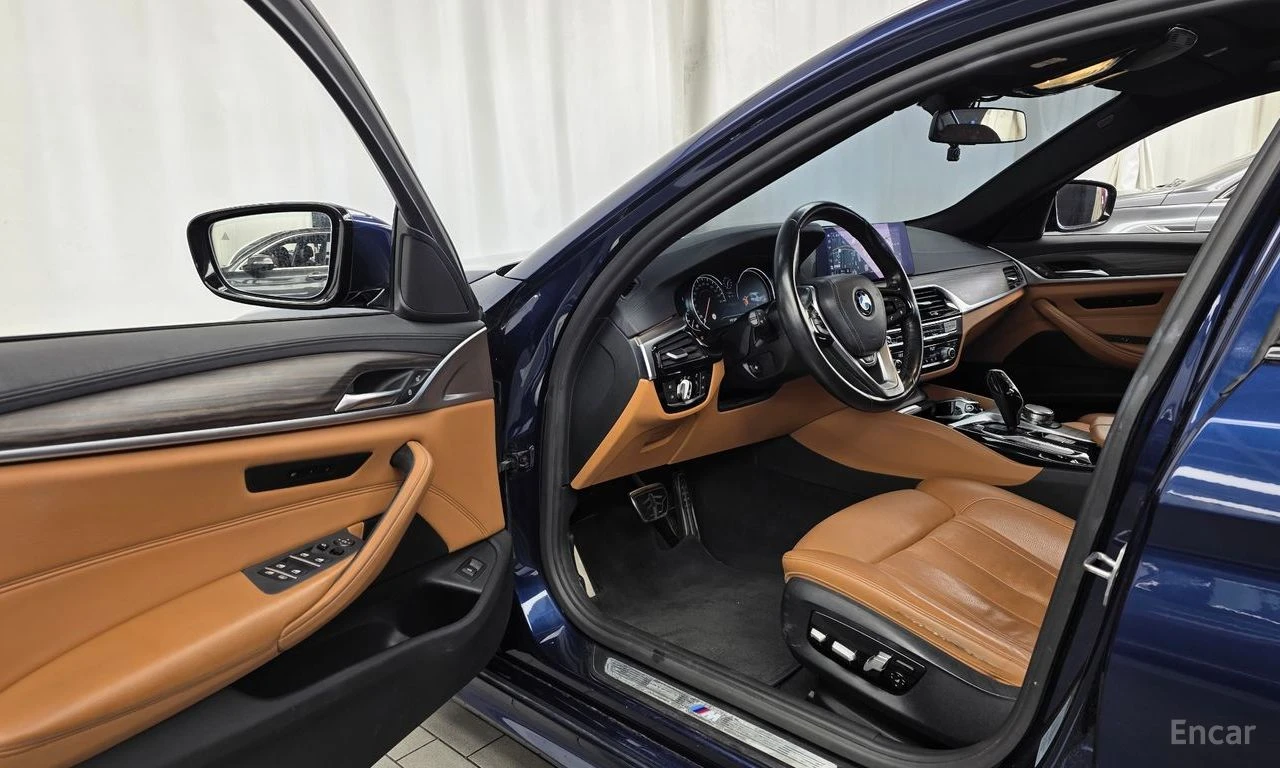 BMW 530 M* SPORT* ОБДУХВАНЕ* ДИСТРОНИК* ХЕДЪП* 360КАМЕРА* , снимка 5 - Автомобили и джипове - 55623290