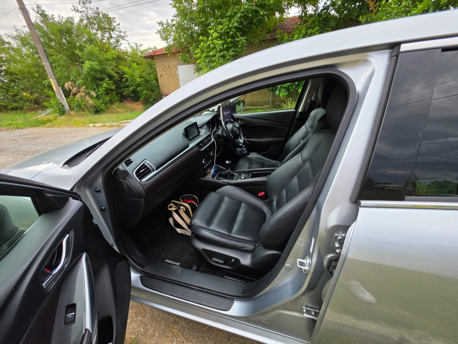 Mazda 6 2.2 sport, снимка 11 - Автомобили и джипове - 55624407
