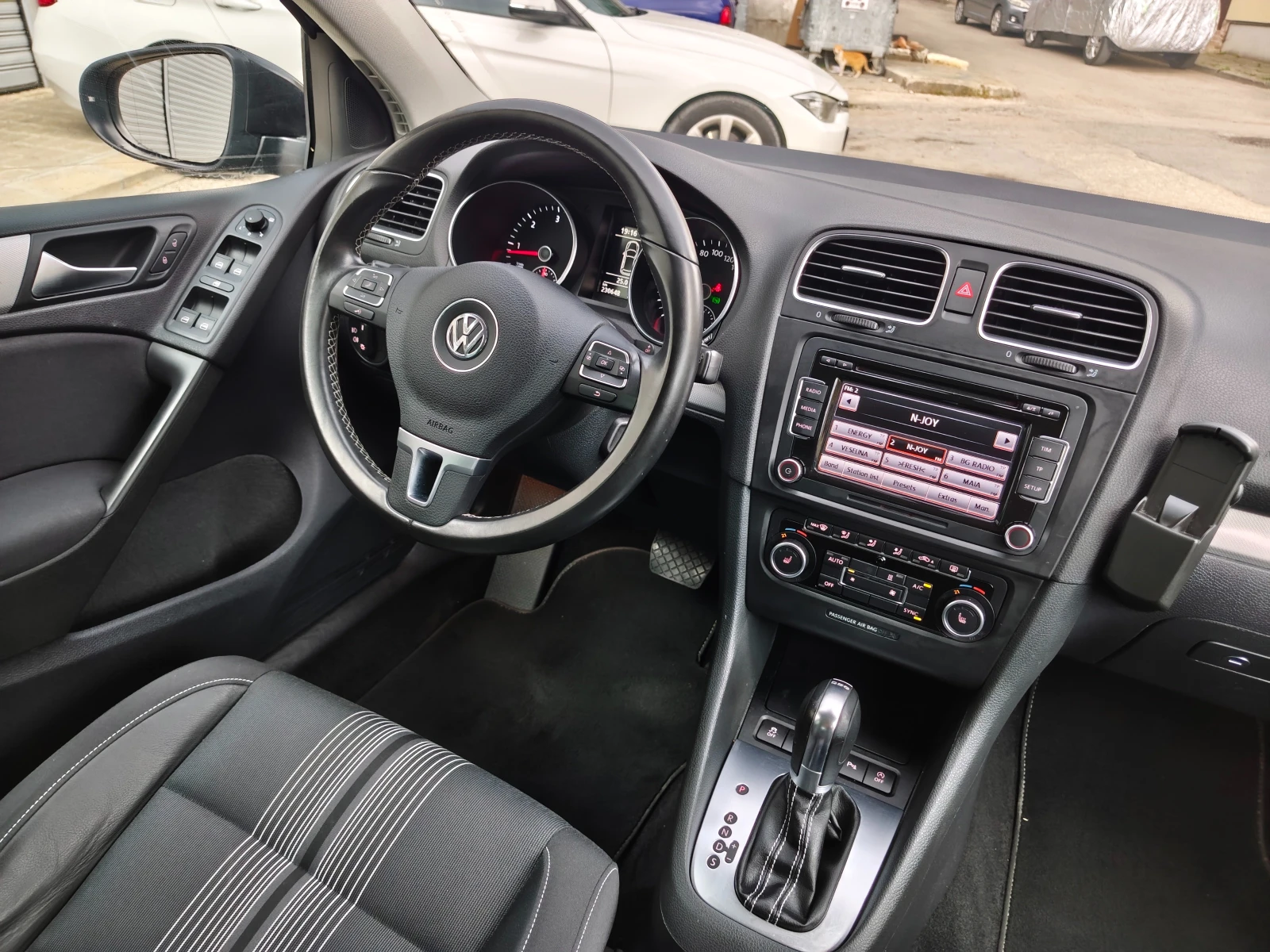 VW Golf 1.6TDI DSG MATCH, снимка 7 - Автомобили и джипове - 56097515
