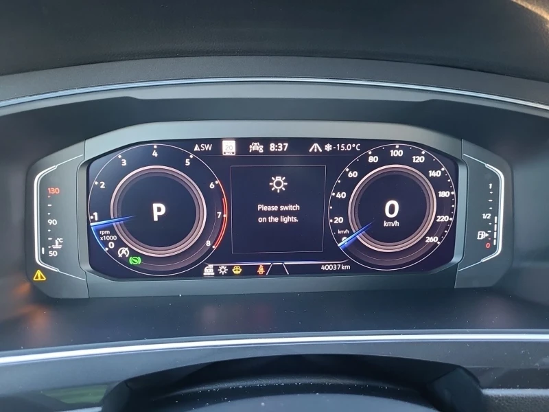 VW Tiguan R-LiNE-Panorama-Обдухване-Digital !!!, снимка 9 - Автомобили и джипове - 53427148