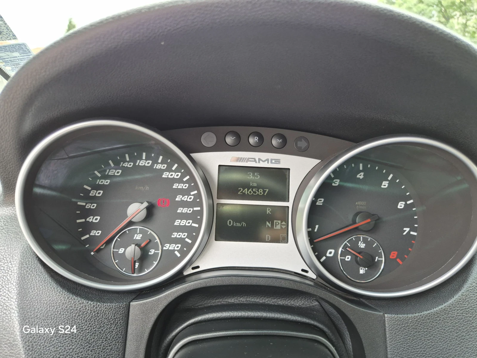 Mercedes-Benz ML 63 AMG  - изображение 8
