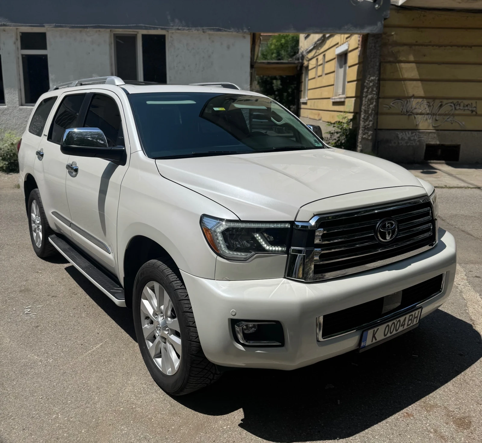 Toyota Sequoia 4x4 5.7i PLATINUM 90000 км - изображение 3