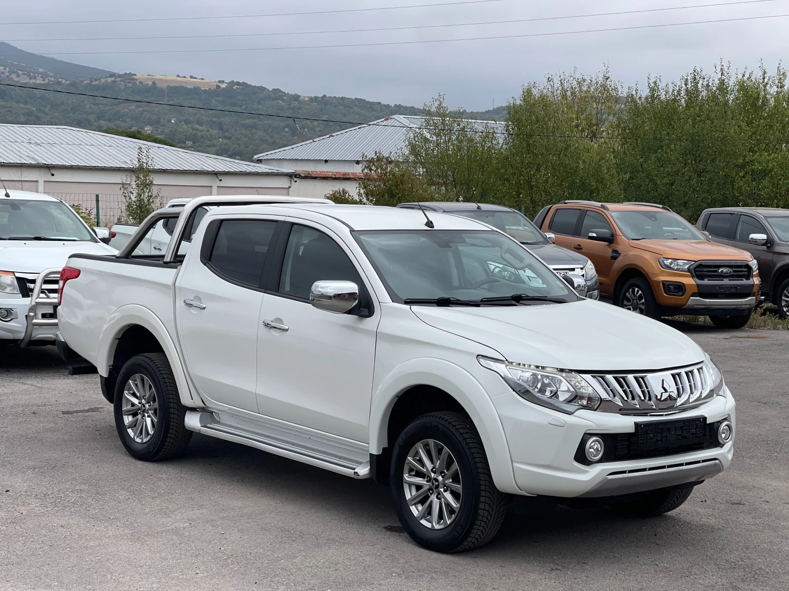 Mitsubishi L200 2.4Di-D Diamant Edition 4x4 - изображение 6