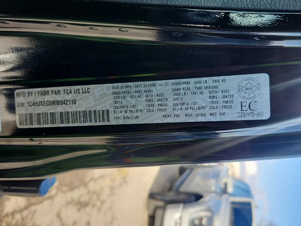 Jeep Wrangler * UNLIMITED SAHARA * CARFAX *  - изображение 7