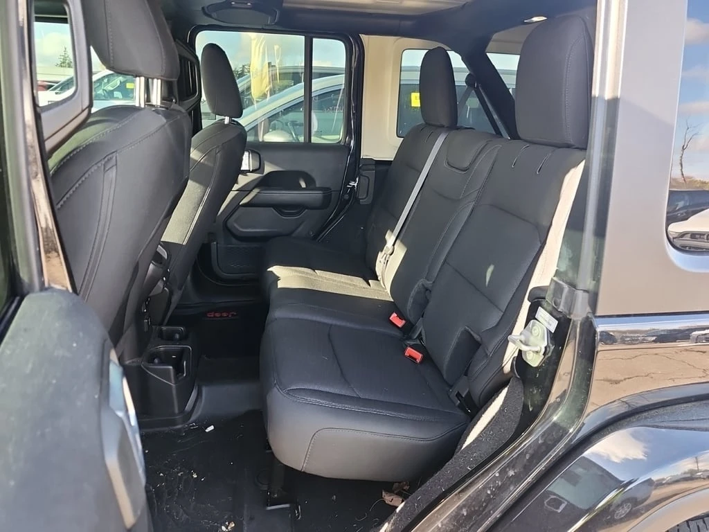 Jeep Wrangler * UNLIMITED SAHARA * CARFAX *  | Mobile.bg   13