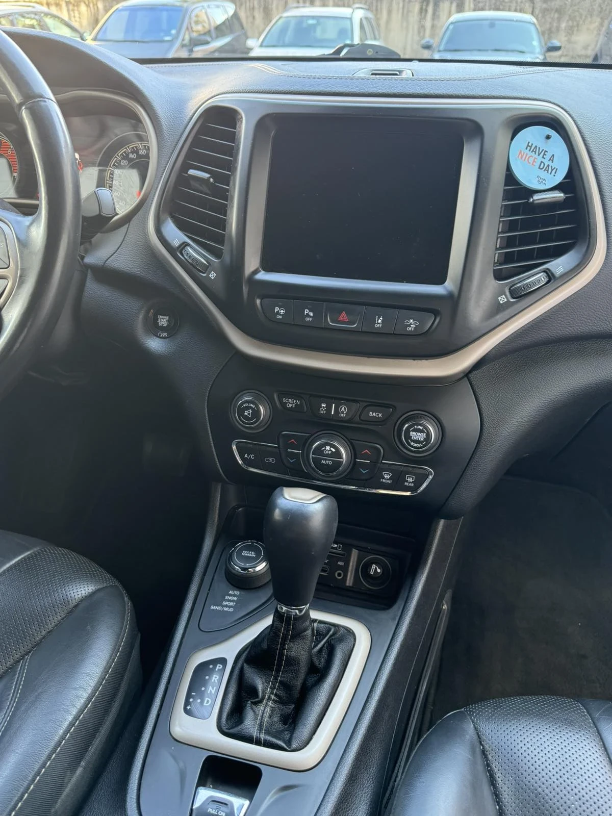 Jeep Cherokee, снимка 12 - Автомобили и джипове - 53713228