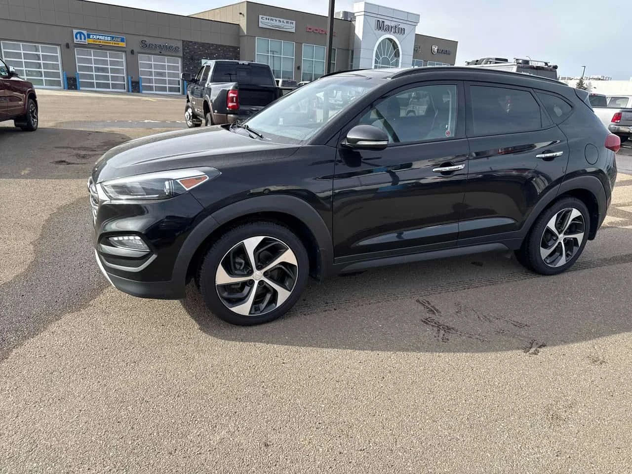 Hyundai Tucson Noir /CARFAX/2 ключа/Панорама/Подгрев, снимка 2 - Автомобили и джипове - 53871808