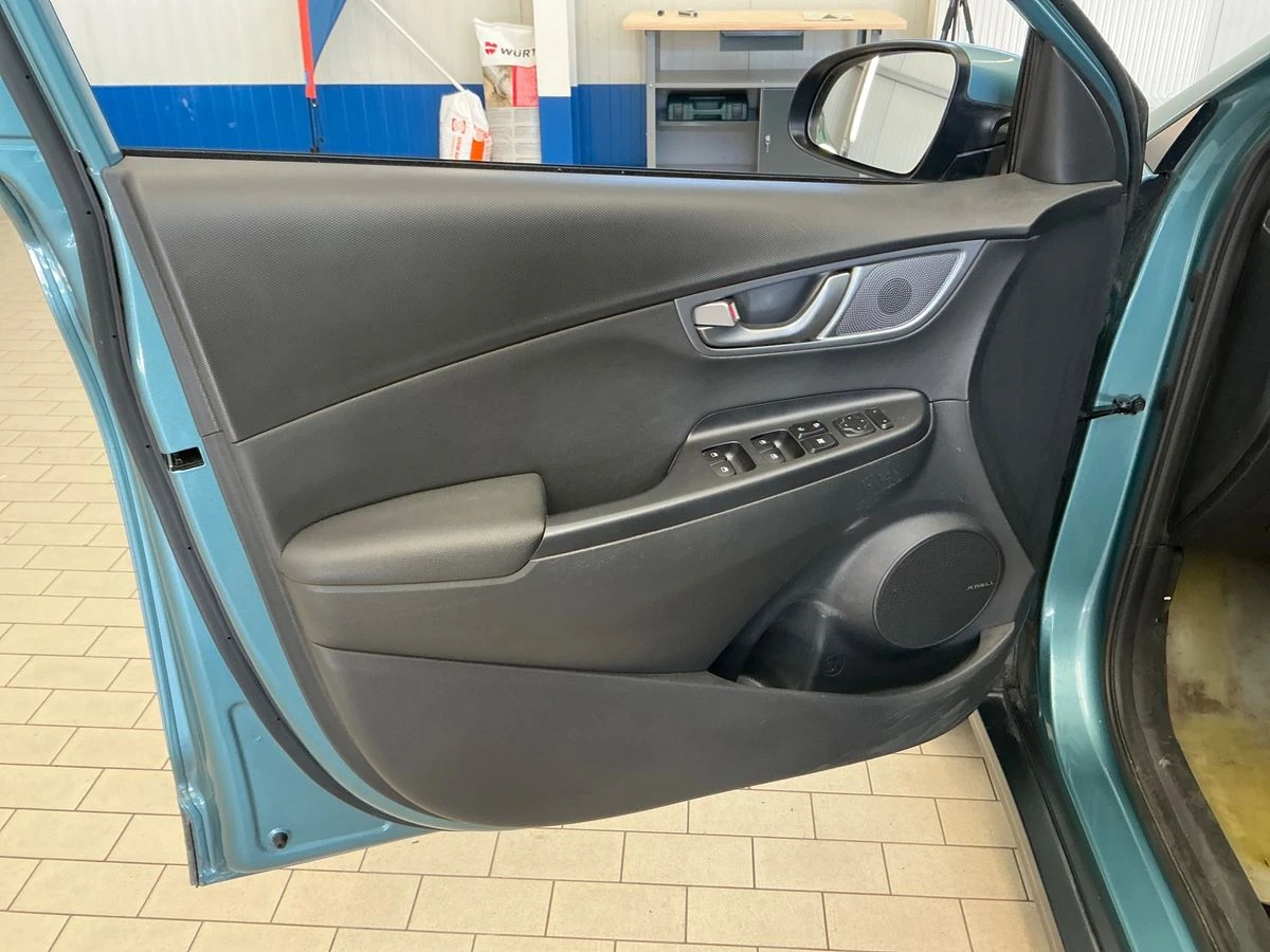Hyundai Kona 64kw Premium , снимка 9 - Автомобили и джипове - 54697743