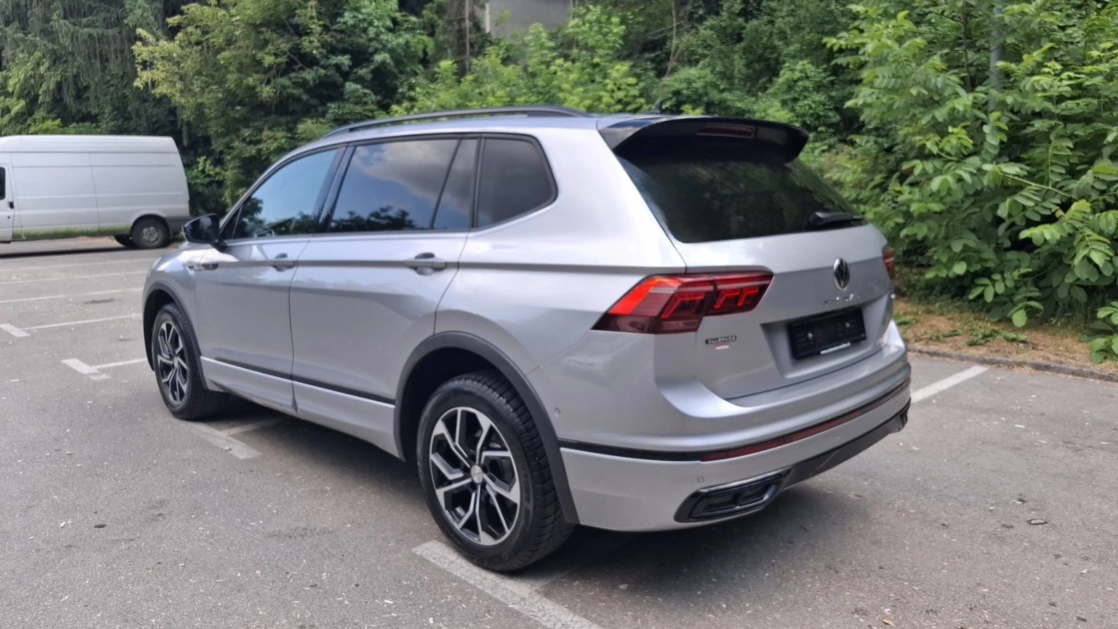 VW Tiguan Allspace 2.0 TDI SCR R-Line DSG, снимка 5 - Автомобили и джипове - 55093313