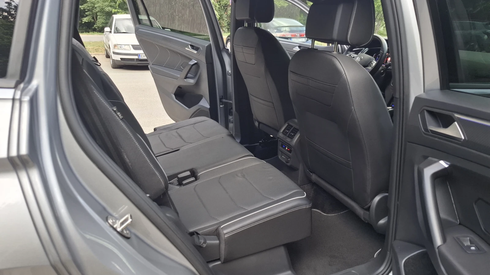 VW Tiguan Allspace 2.0 TDI SCR R-Line DSG, снимка 15 - Автомобили и джипове - 55093313