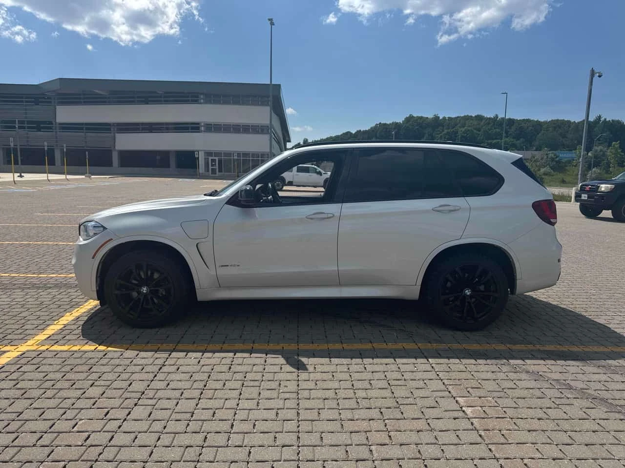 BMW X5 * xDrive40e * АВТОКРЕДИТ БЕЗ ПЪРВОНАЧАЛНА ВНОСКА* , снимка 2 - Автомобили и джипове - 55247868