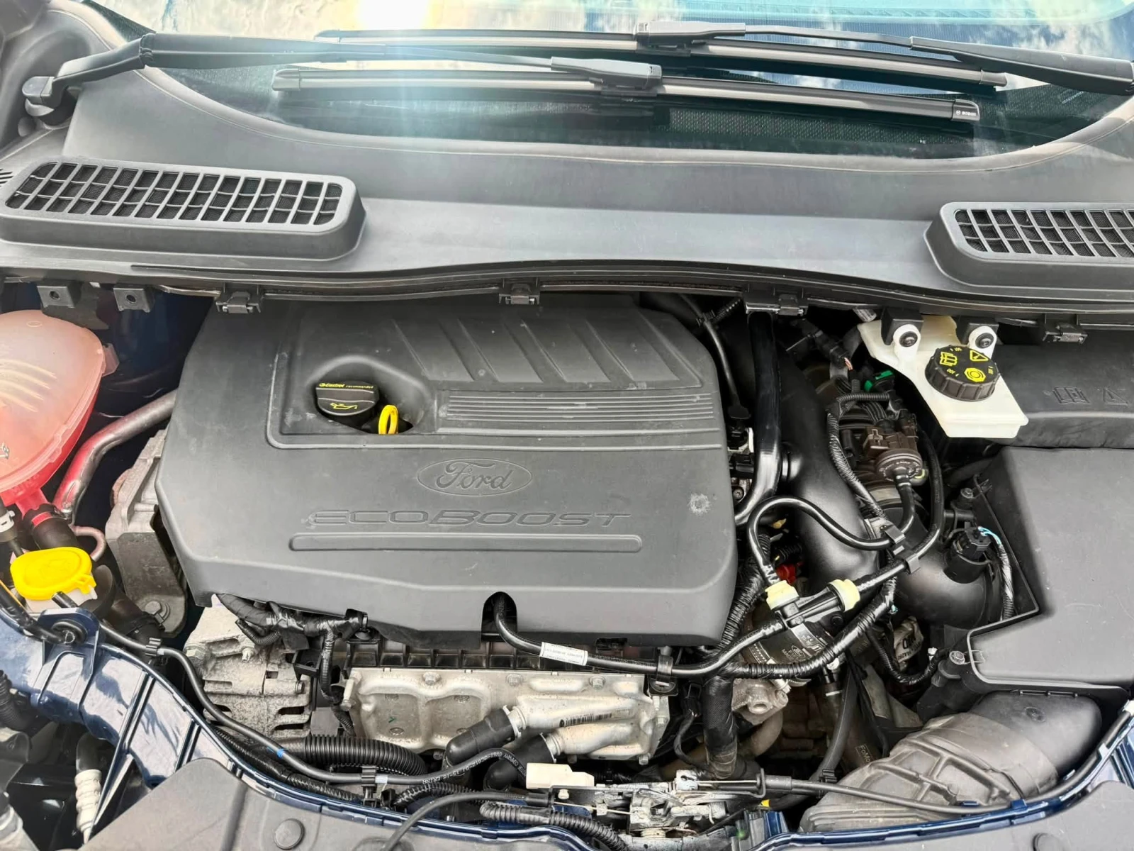 Ford Kuga 1.5 6-скорости, снимка 17 - Автомобили и джипове - 55413521