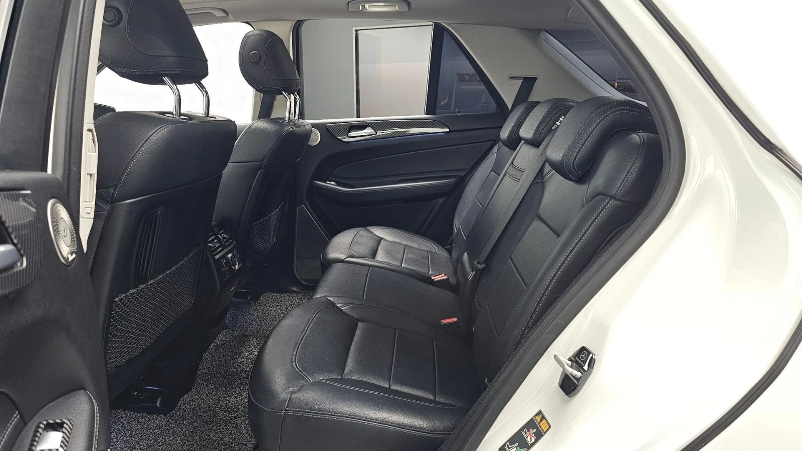 Mercedes-Benz GLE 350 4MATIC* AMG LINE* BURMESTER* PANO* DISTRO* ОБДУХ, снимка 8 - Автомобили и джипове - 55511963