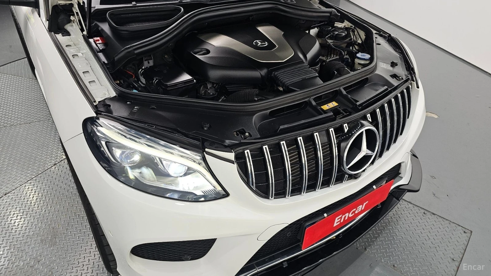 Mercedes-Benz GLE 350 4MATIC* AMG LINE* BURMESTER* PANO* DISTRO* ОБДУХ, снимка 16 - Автомобили и джипове - 55511963