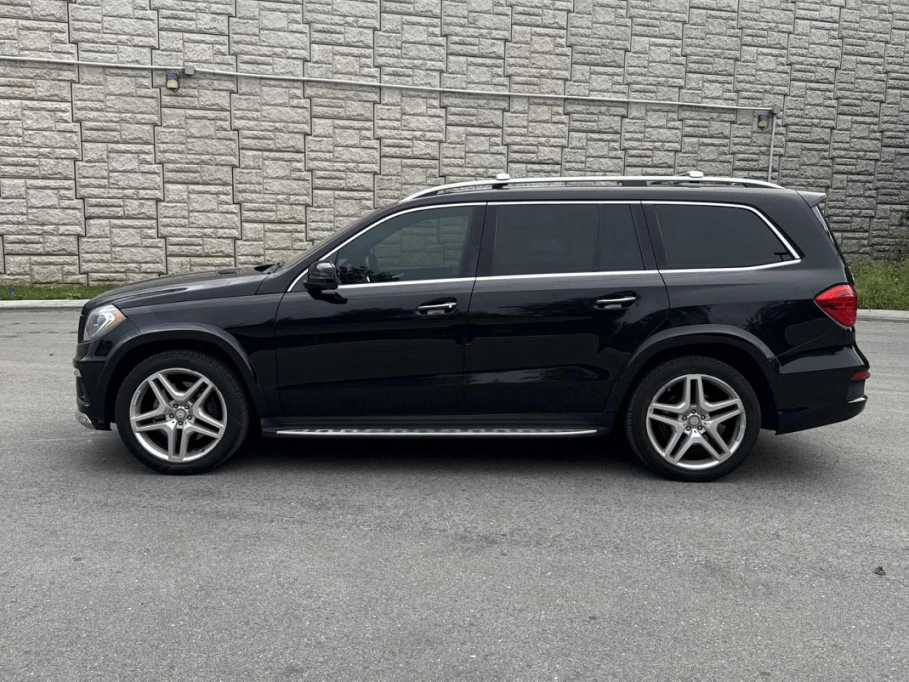 Mercedes-Benz GL 350 AMG-pack* Harman/Kardon* Сляпа точка* Вакуум* Пано, снимка 2 - Автомобили и джипове - 55945742