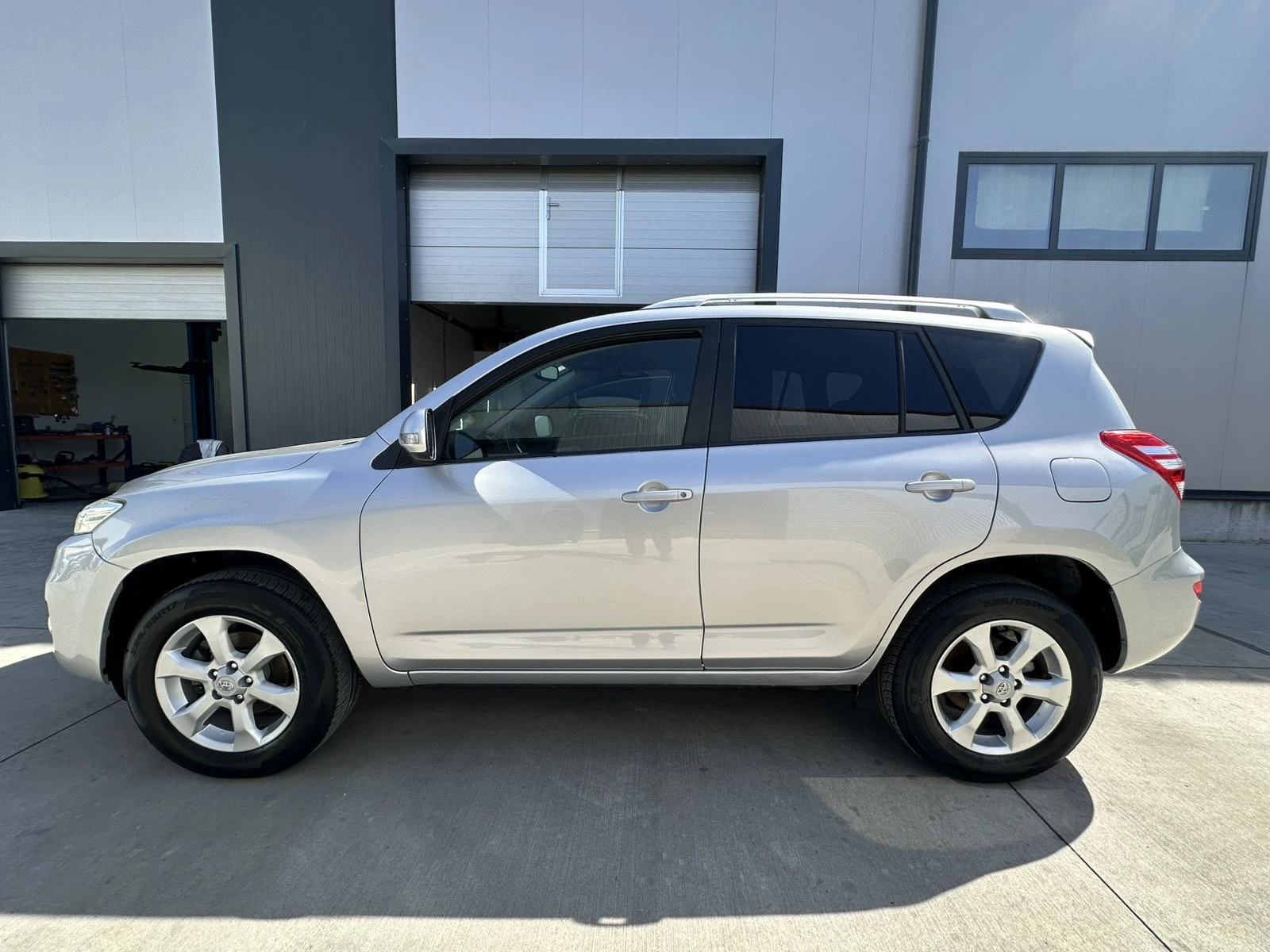 Toyota Rav4 D4D 4X4 ITALIA, снимка 5 - Автомобили и джипове - 56368834