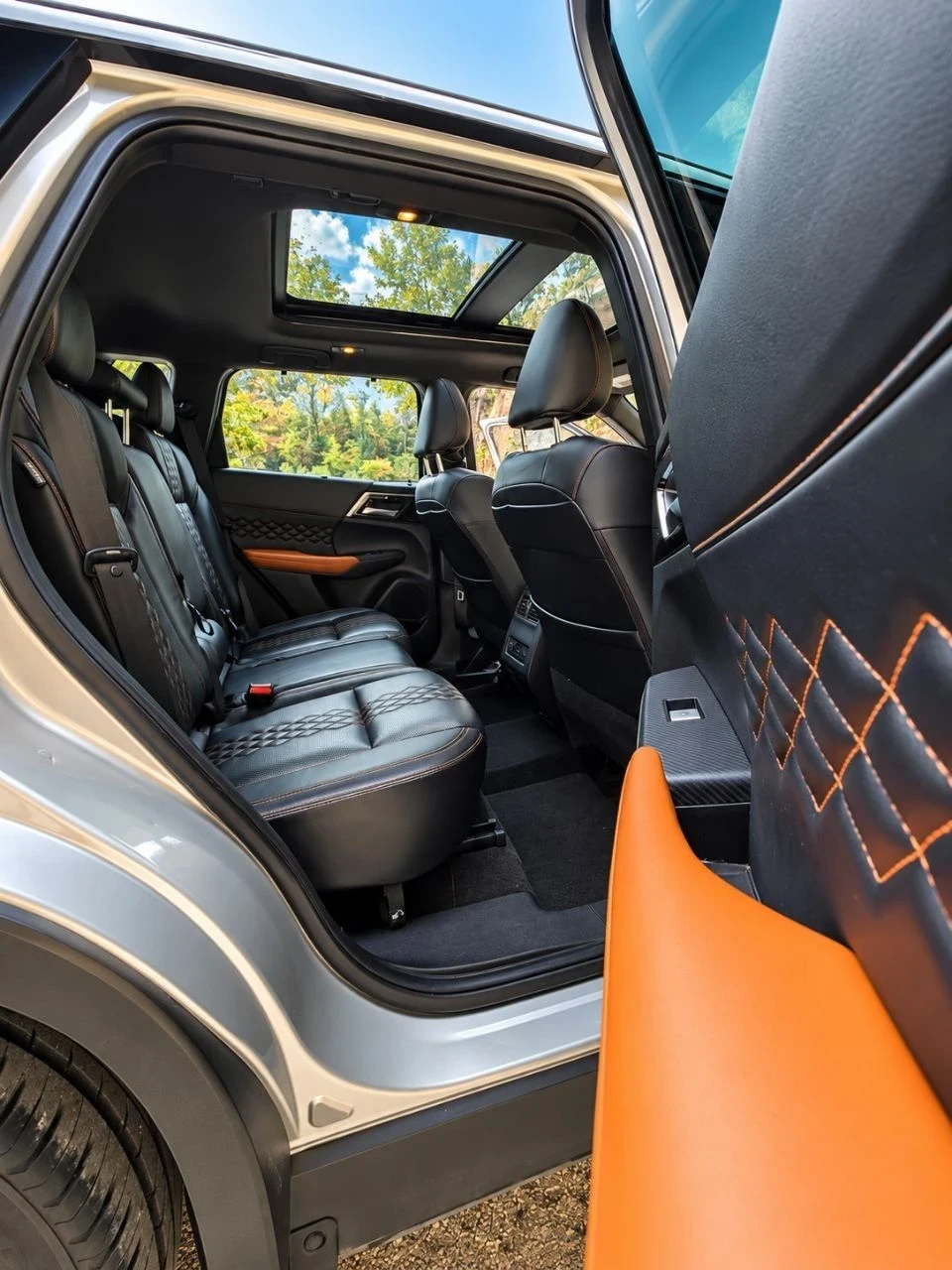 Mitsubishi Outlander, снимка 12 - Автомобили и джипове - 56644157
