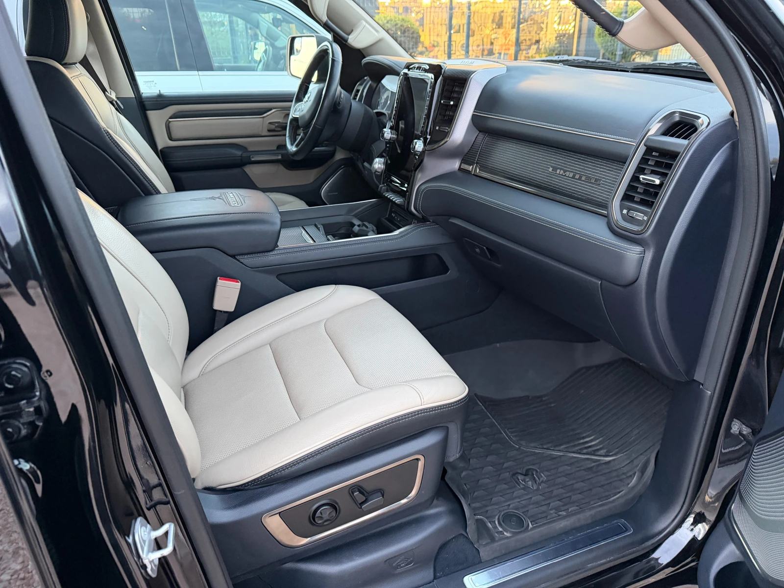 Dodge RAM 1500 5.7 HEMI* 4х4* Limited* Full, снимка 11 - Автомобили и джипове - 56684700