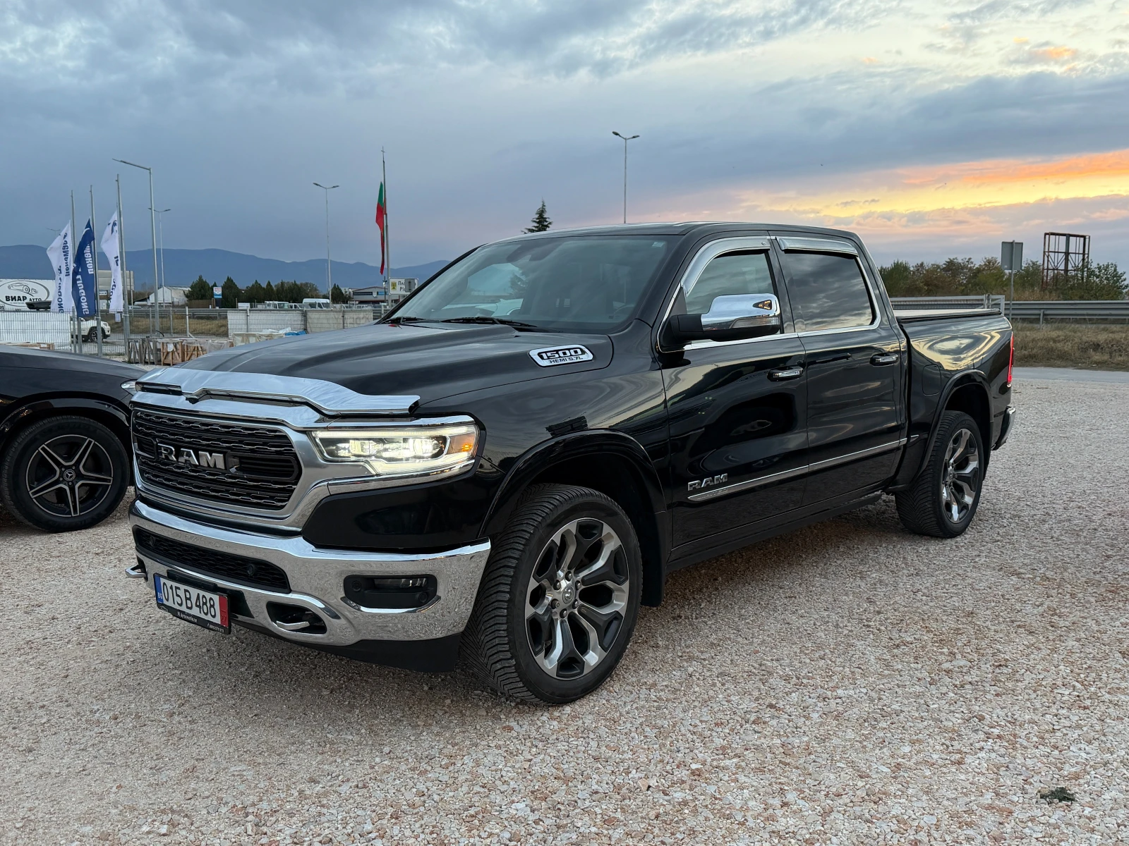 Dodge RAM 1500 5.7 HEMI* 4х4* Limited* Full, снимка 3 - Автомобили и джипове - 56684700