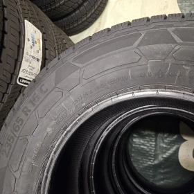 Гуми Зимни 235/65R16, снимка 8 - Гуми и джанти - 52703974