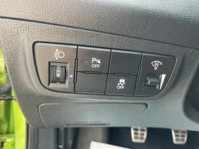 Hyundai Veloster , снимка 11