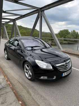 Opel Insignia 2.0 t 220 ks като нова уникатт 115.000 км!!!!, снимка 2