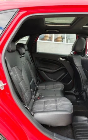 Mercedes-Benz B 180 Sport Line LED* Ambient* Panorama* Navi* DinamicDr, снимка 12