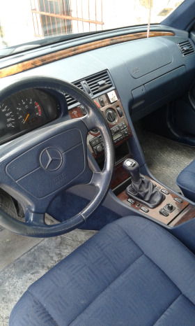 Mercedes-Benz C 220 C 220 CDI, снимка 2 - Автомобили и джипове - 45131810