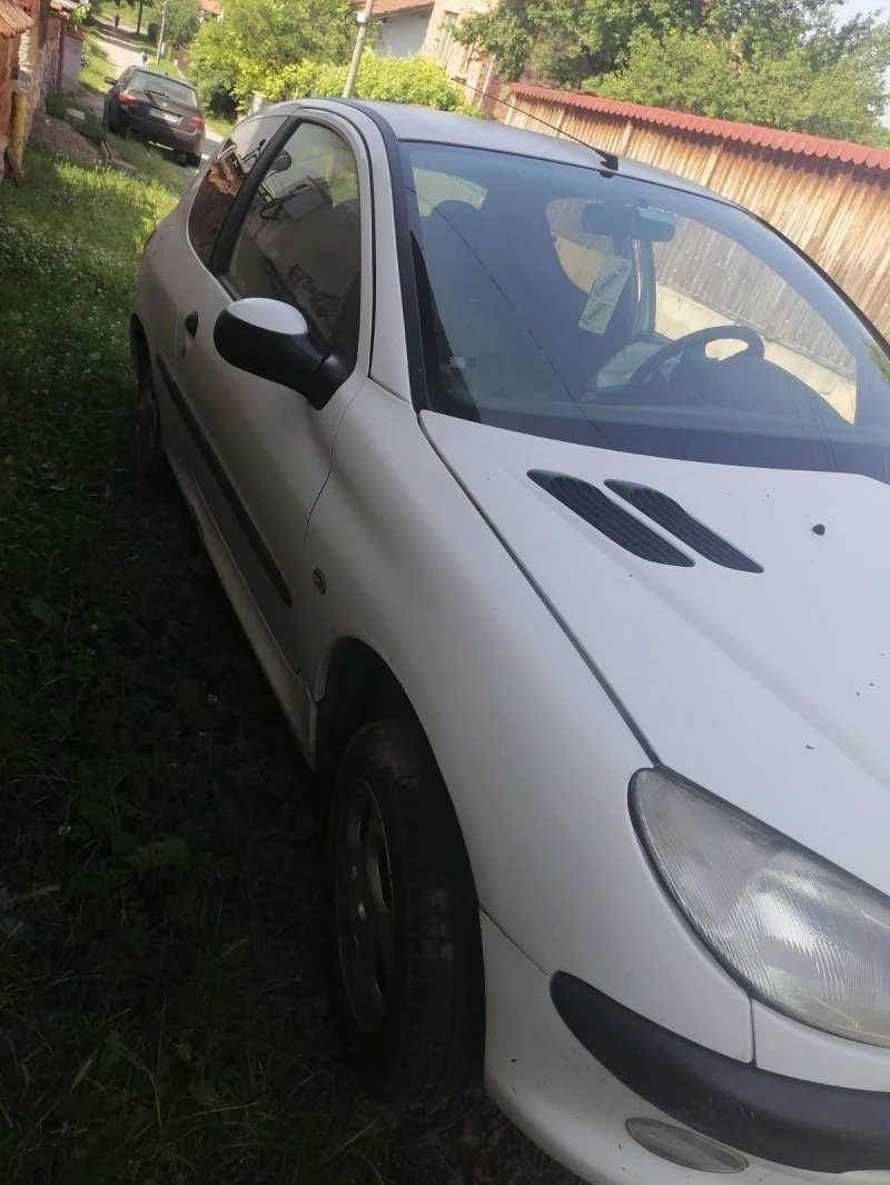 Peugeot 206 1.1, снимка 2 - Автомобили и джипове - 44672257