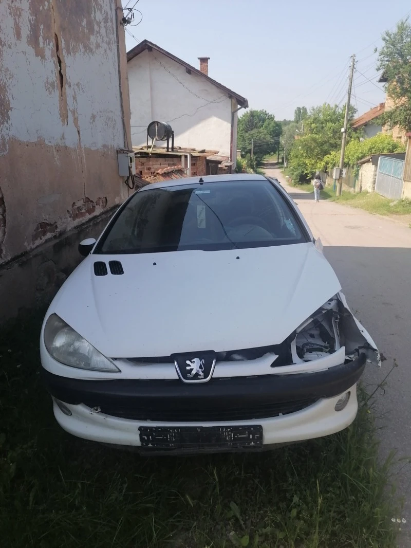 Peugeot 206 1.1, снимка 1 - Автомобили и джипове - 44672257