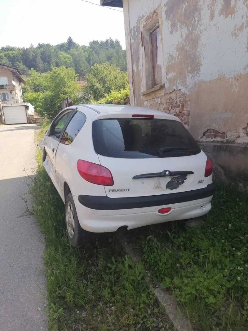 Peugeot 206 1.1, снимка 3 - Автомобили и джипове - 44672257