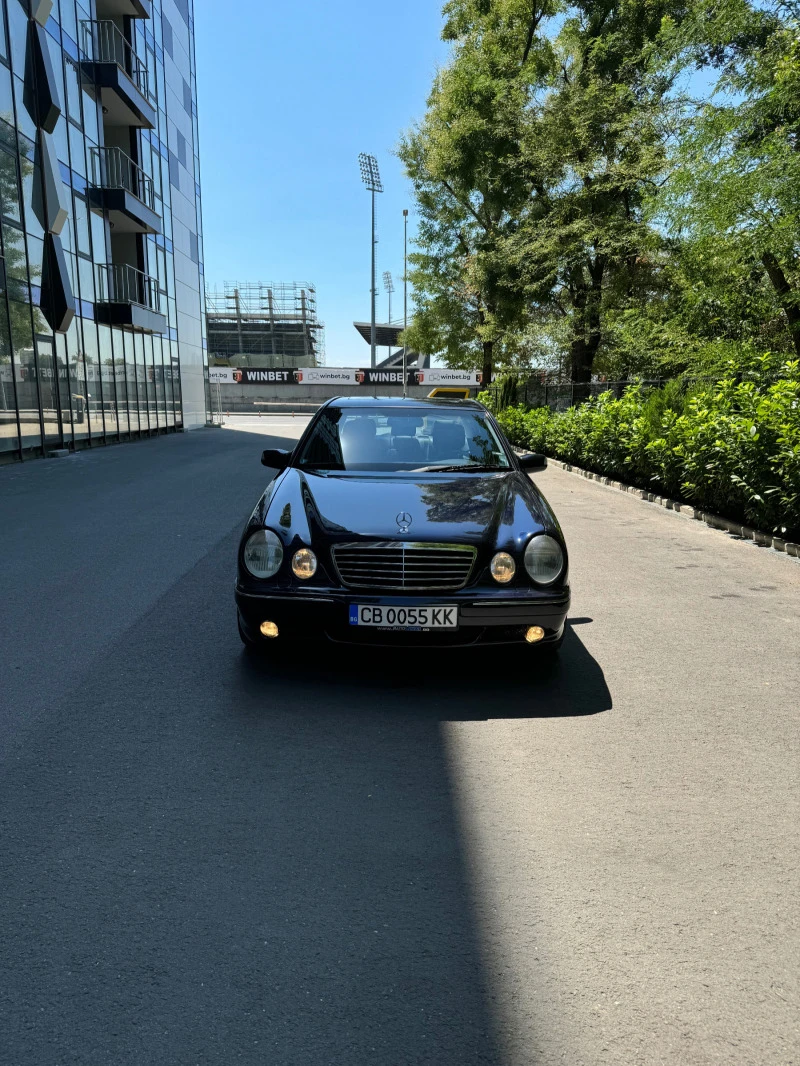 Mercedes-Benz E 55 AMG, снимка 1 - Автомобили и джипове - 46715755