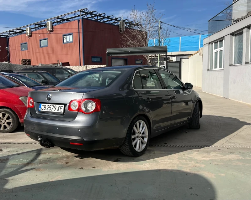 VW Jetta, снимка 4 - Автомобили и джипове - 48864619