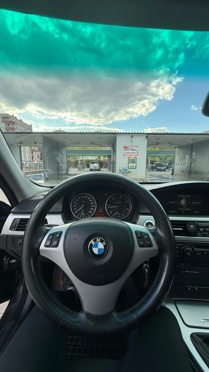 BMW 320, снимка 10 - Автомобили и джипове - 49349475