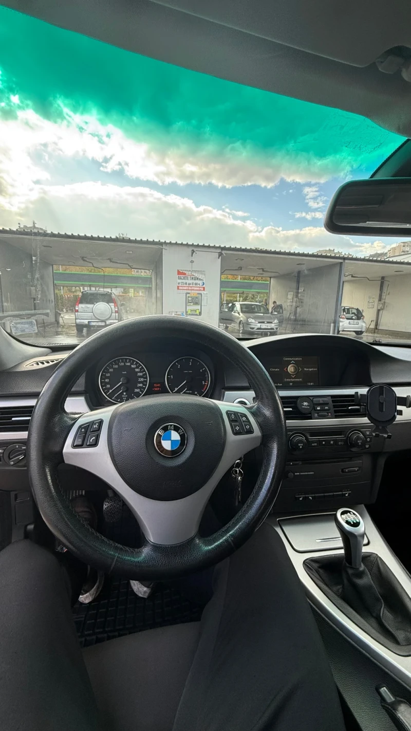 BMW 320, снимка 9 - Автомобили и джипове - 49349475