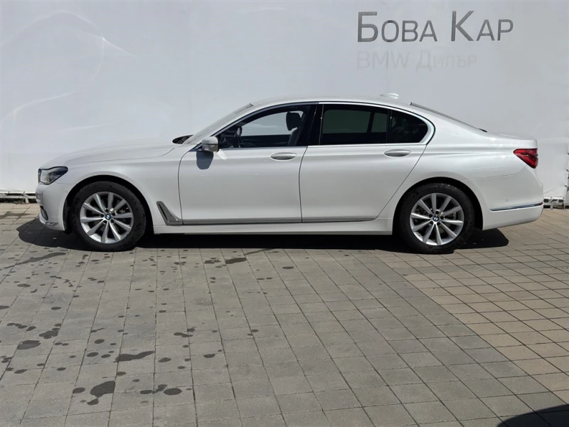 BMW 730 xDrive Sedan, снимка 3 - Автомобили и джипове - 49560554