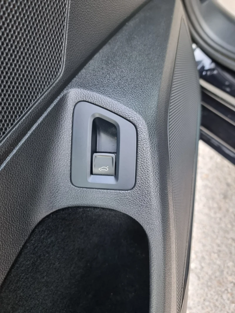 VW Passat B8 2.0TDI DSG, снимка 11 - Автомобили и джипове - 52469318