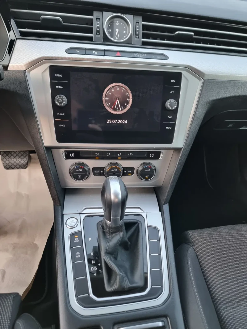 VW Passat B8 2.0TDI DSG, снимка 8 - Автомобили и джипове - 52469318
