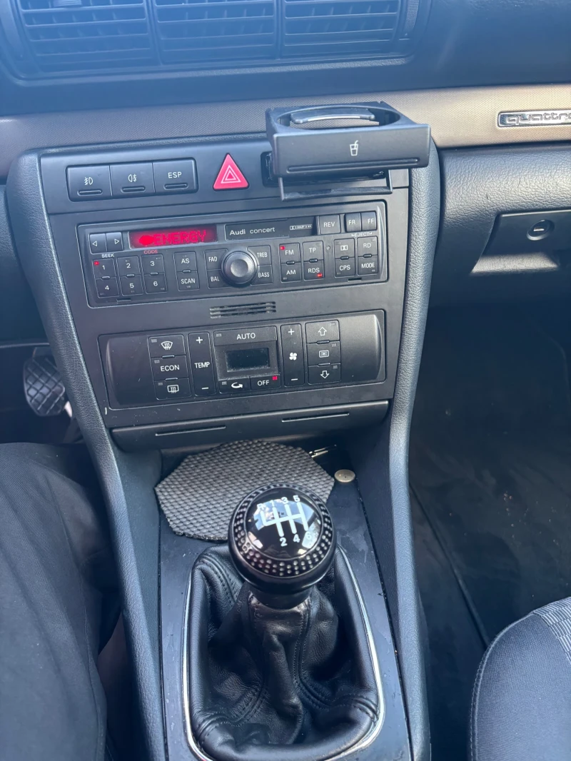 Audi A4, снимка 7 - Автомобили и джипове - 52671735