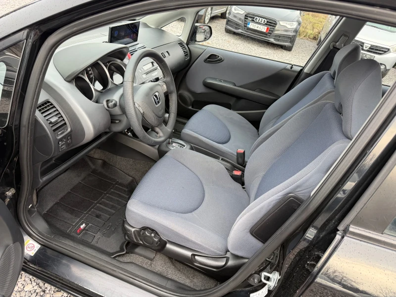 Honda Jazz 1.4Бензин Автоматик Обслужен Регистриран НовиГуми, снимка 9 - Автомобили и джипове - 53304421