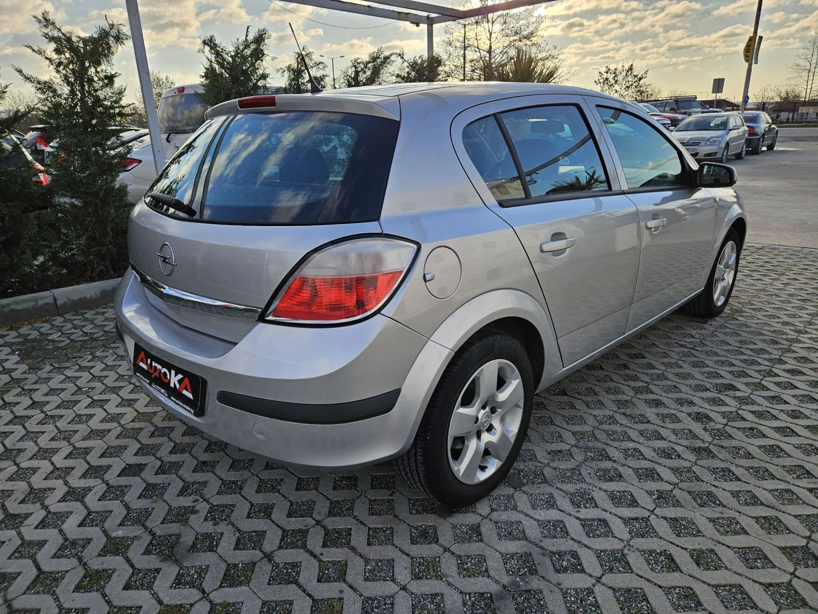 Opel Astra 1.4i-90кс= КЛИМАТИК - изображение 3