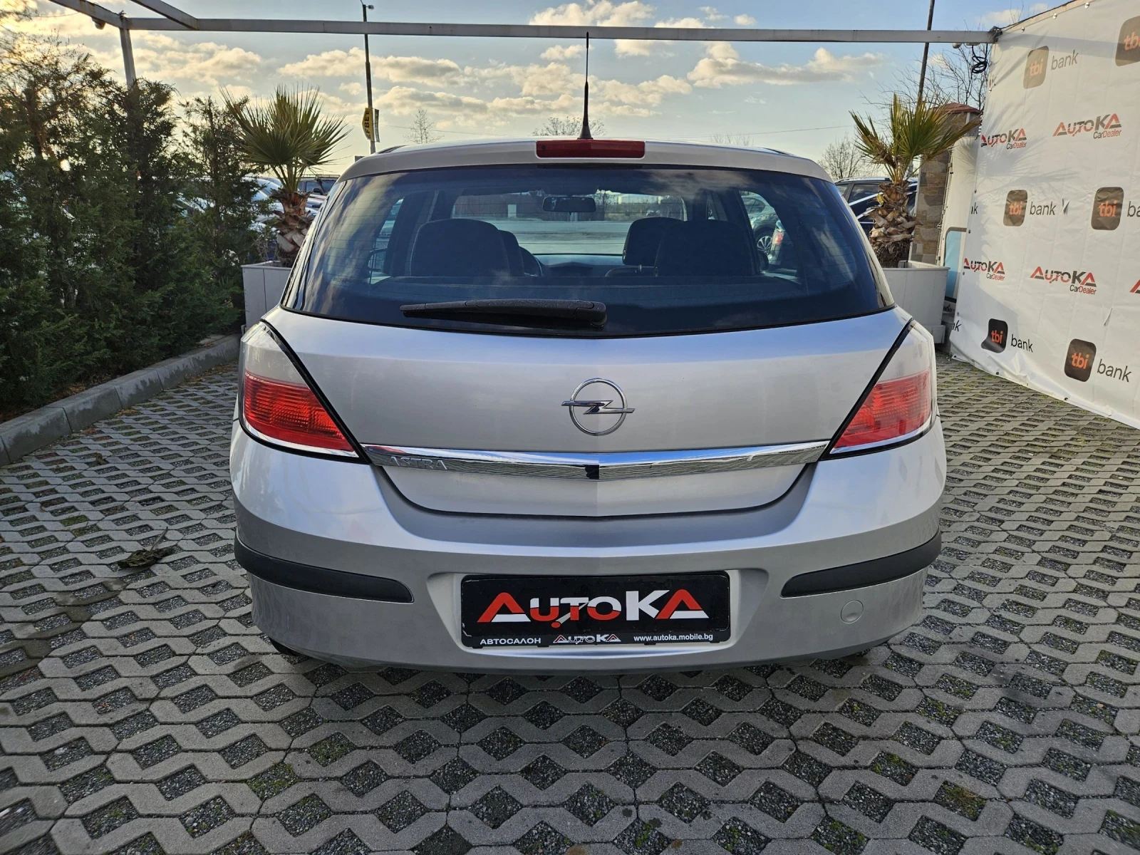 Opel Astra 1.4i-90кс= КЛИМАТИК - изображение 4