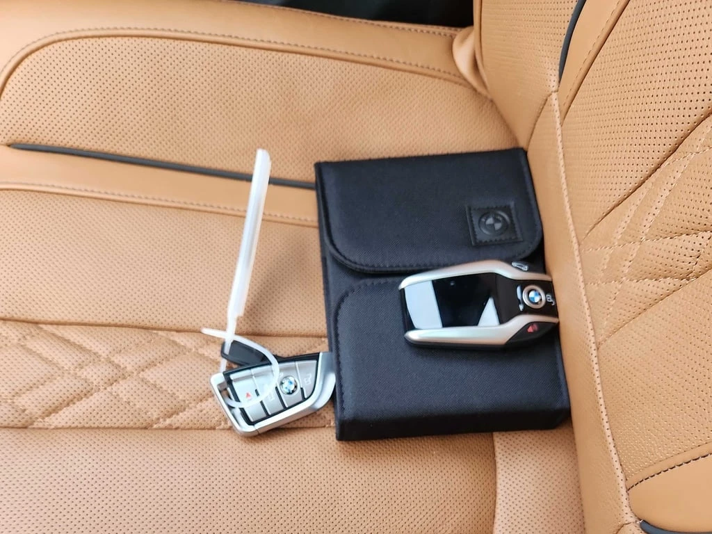 BMW 750 * 750i xDrive * CARFAX *    | Mobile.bg   17